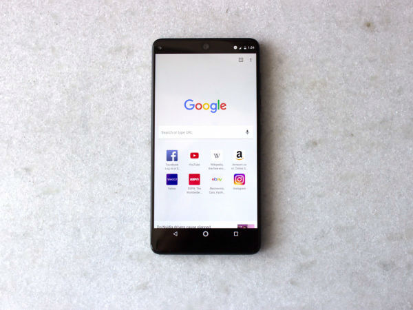 نگاه نزدیک به Essential Phone