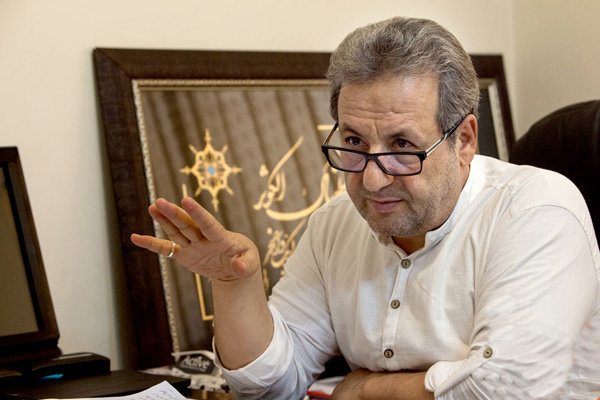 فقط مدیون انقلابیم