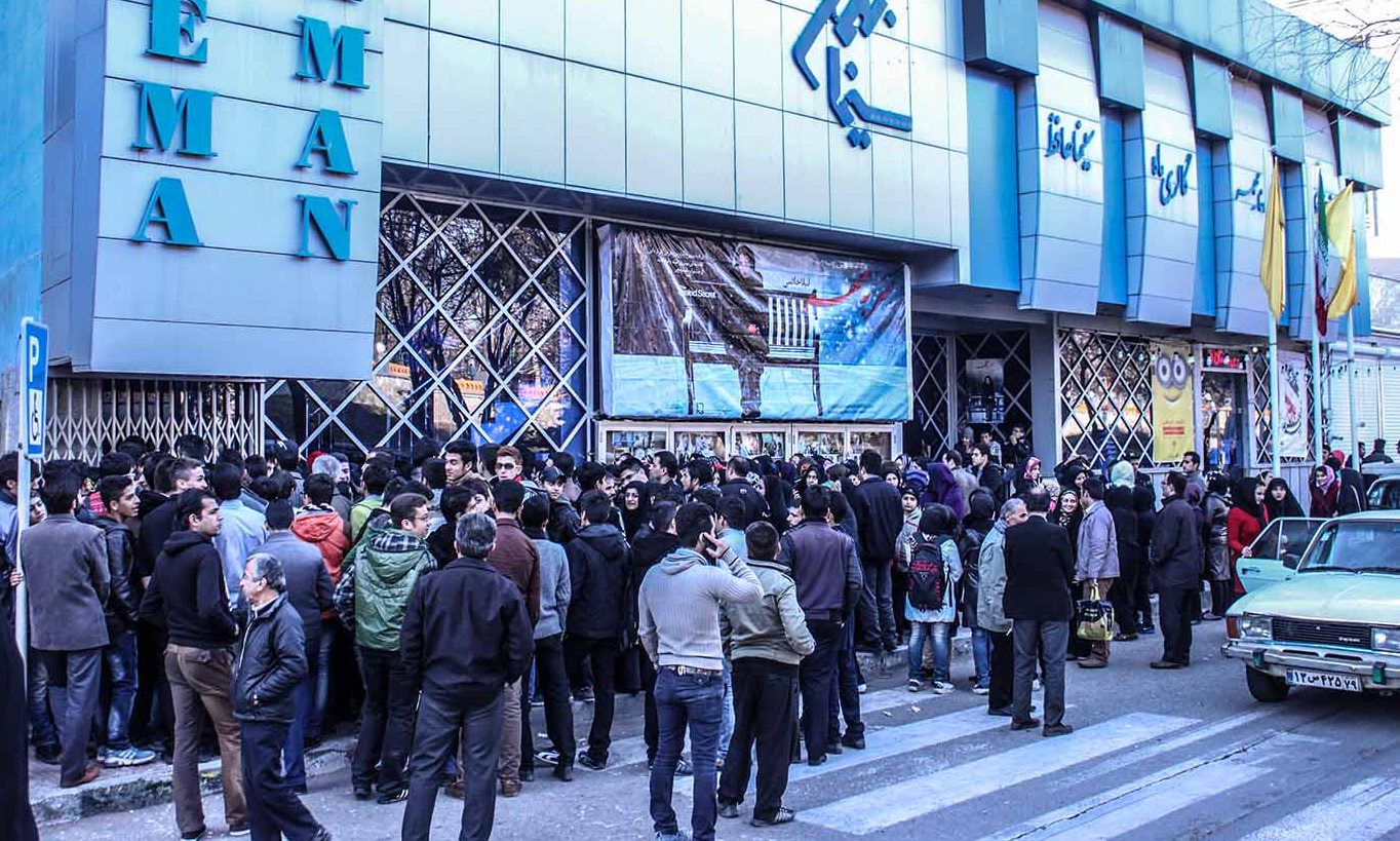 آیا کاهش قیمت بلیط سینما، مردم بیشتری را پای پرده نقره ای می آورد؟