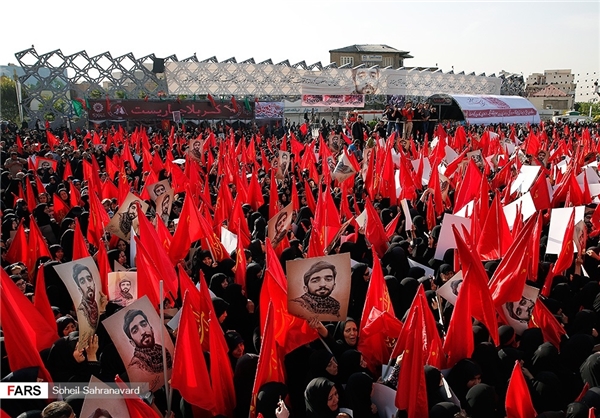 تشییع باشکوه پیکر شهید ححجی در آغاز شد