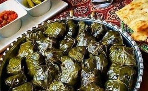 طرز تهیه دلمه برگ مو و قارچ