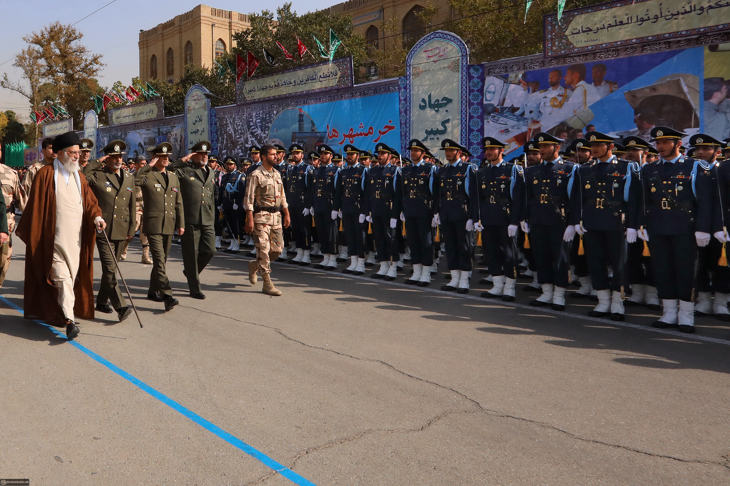 قدرت دفاعی کشور قابل معامله و مذاکره نیست