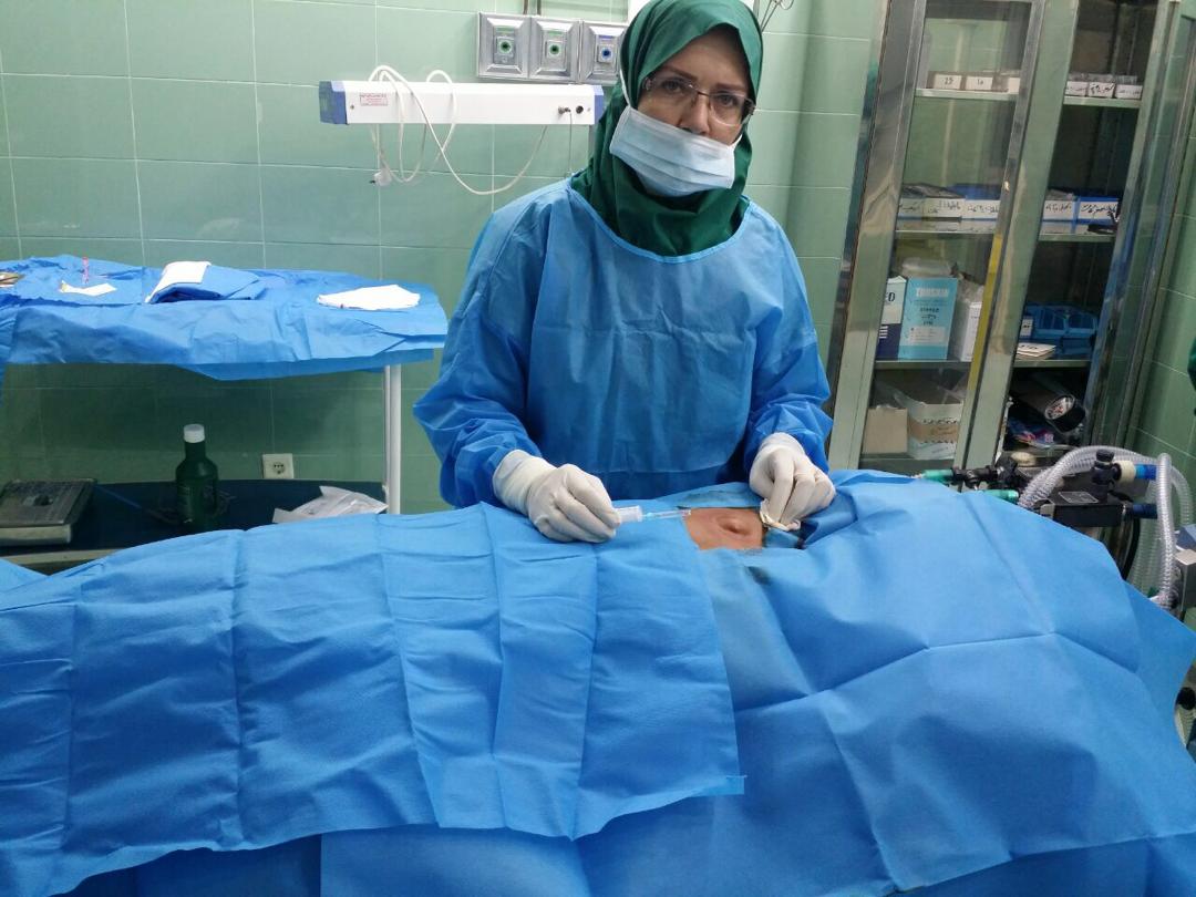پزشک زنی که بیش از ۳۰۰ جراحی رایگان انجام داده است
