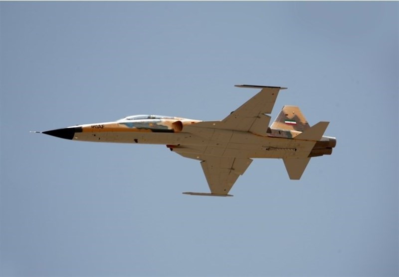 نخستین هواپیمای جنگنده ایرانی بانام «کوثر» رونمایی شد+تصاویر