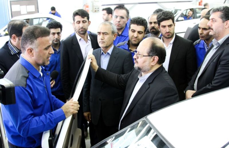 وجودتعدادخودروناقص درپارکینگ خودروسازها به منزله احتکار نیست