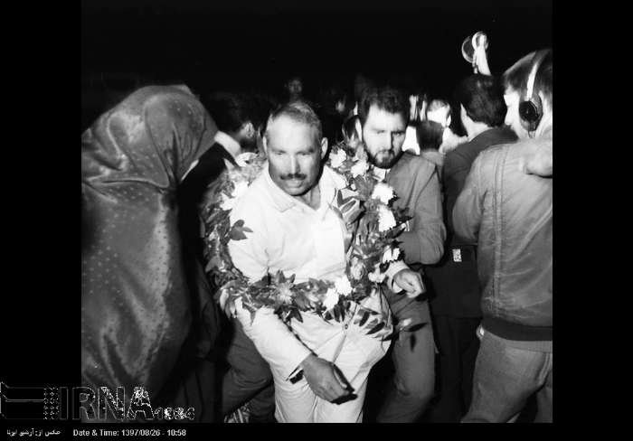 بازگشت نخستین گروه اسرای مجروح به کشور بازگشت نخستین گروه اسرای مجروح به کشور