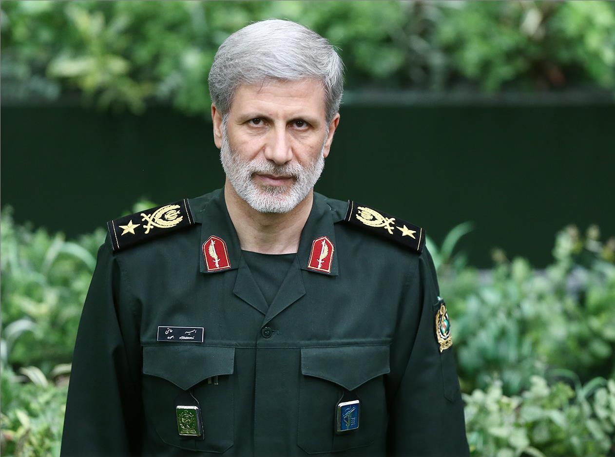 وزیری که با «لباس سپاه» خود را به بهارستان رساند