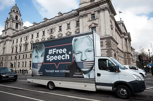 بنیانگذار سایت افشاگر ویکی‌لیکس در لندن بازداشت شد