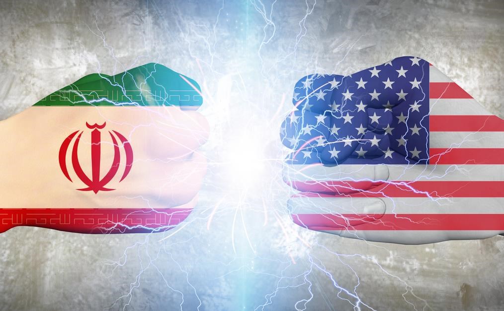 آمریکا با ترور سردار سلیمانی وارد بازی مستقیم با ایران عملاً اقدامی جنگی را آغاز کرده است