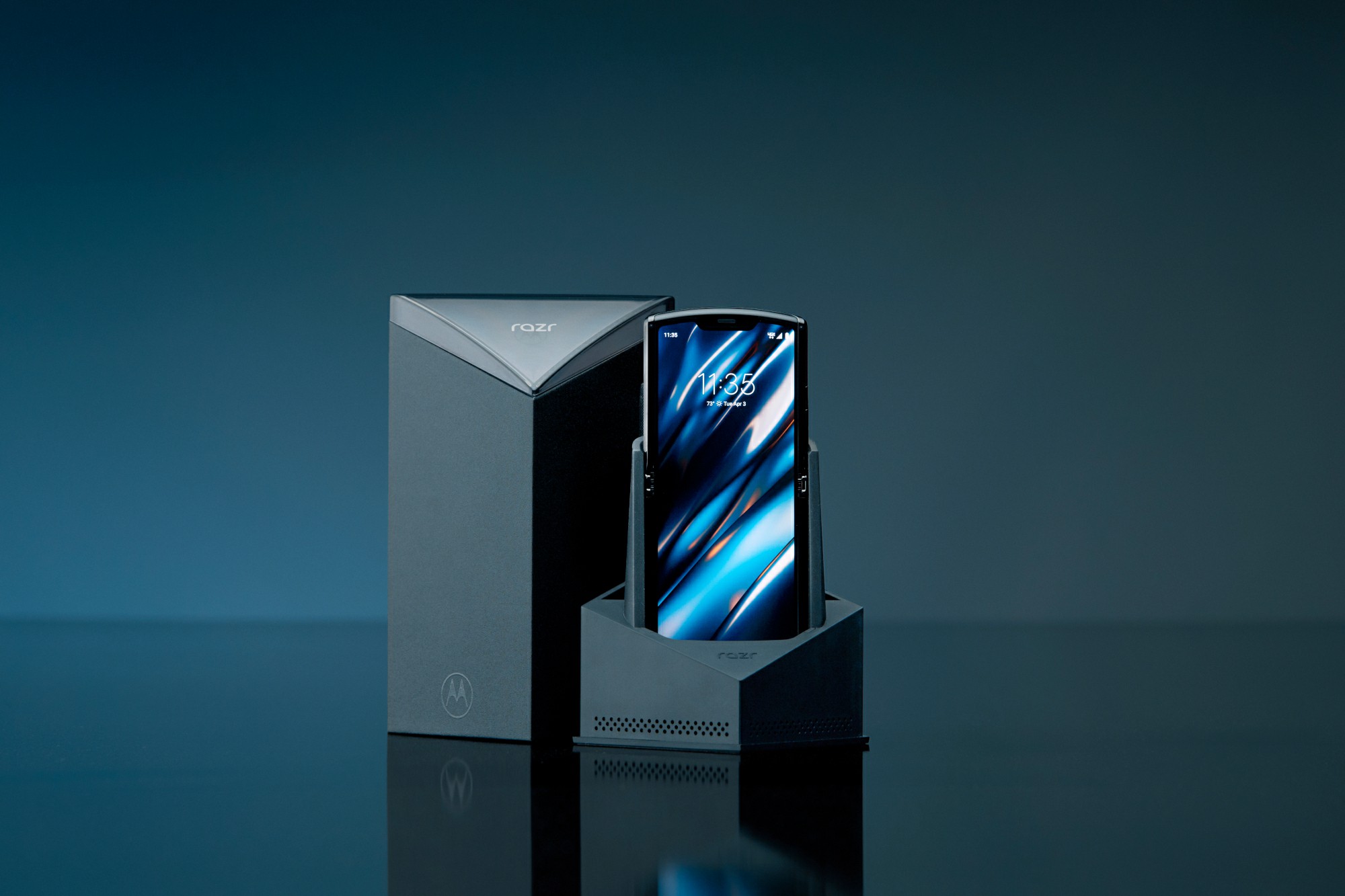 موتورولا Razr هفدهم بهمنماه به بازار عرضه میشود موتورولا Razr هفدهم بهمنماه به بازار عرضه میشود