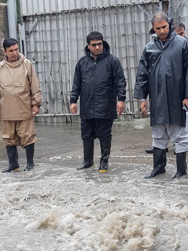 هديه جالب شهردار چابهار به ياوران و جهادگران سیل سیستان و بلوچستان/ «محمد یونس حقانی» جوان، پخته عمل کرد