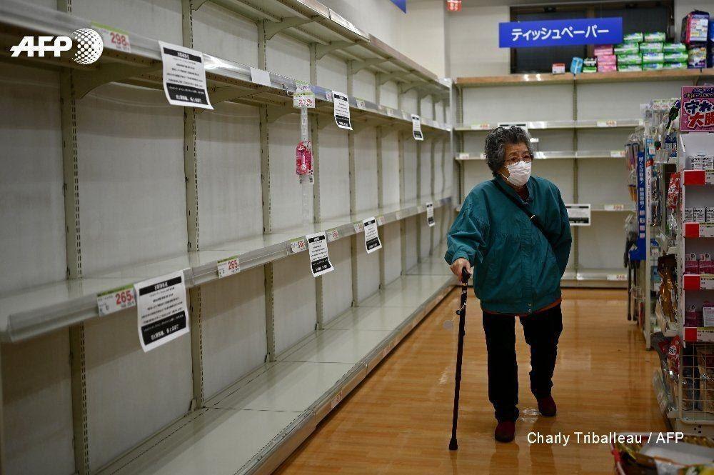 قفسه فروشگاهها در ایران و ژاپن به دلیل شیوع کرونا
