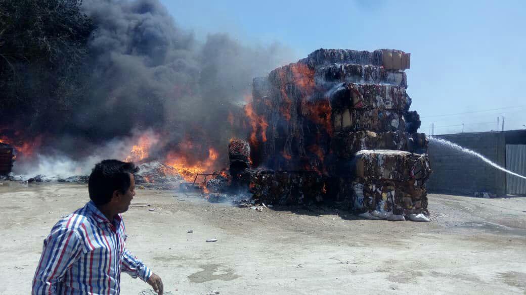 آتش سوزی در انبار ضایعات شهر بنک شهرستان کنگان  مهار شد