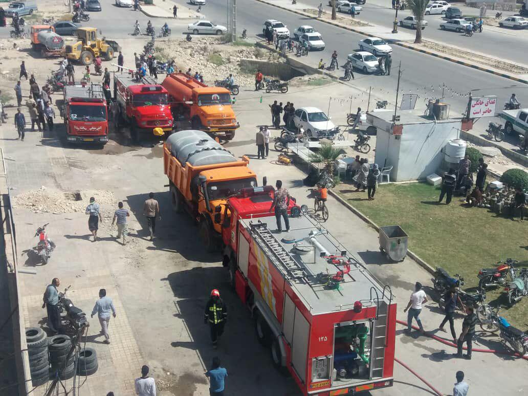 آتش سوزی در انبار ضایعات شهر بنک شهرستان کنگان  مهار شد