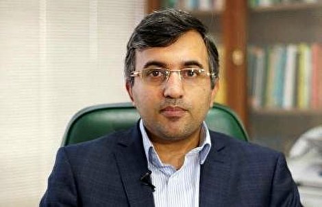 این مدیر بانکی در جنگ اقتصادی طرف ماست یا آمریکا؟! این مدیر بانکی در جنگ اقتصادی طرف ماست یا آمریکا؟!