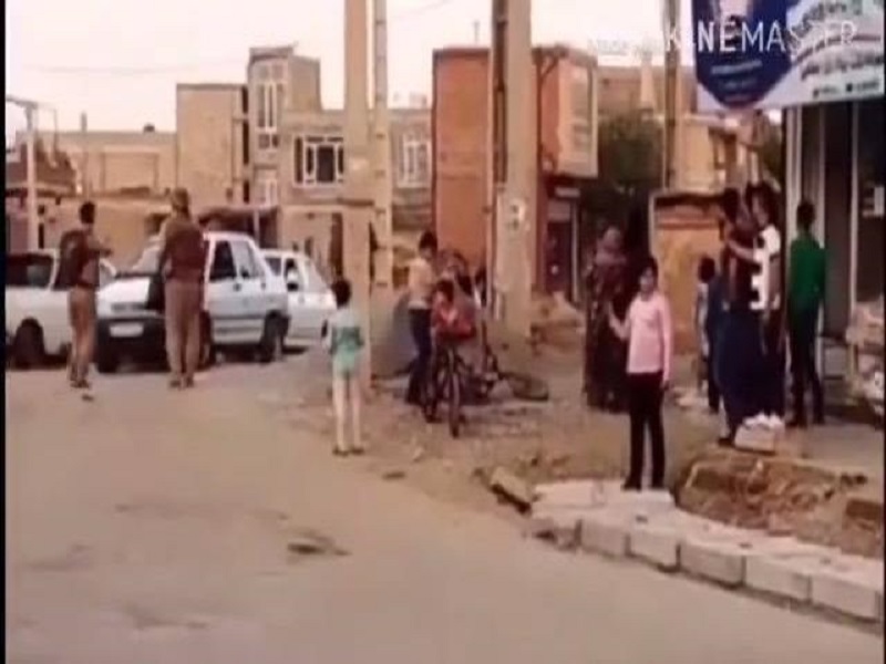 حضور تروریستهای حزب منحله دمکرات در جاده و اخاذی از خودروهای عبوری