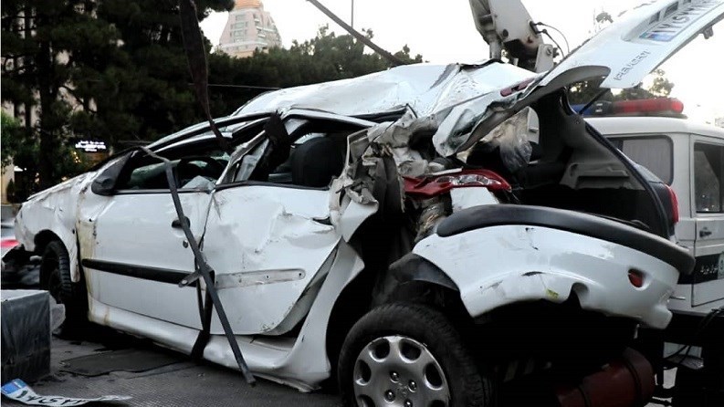 فرار راننده ۲۰۶ پس از واژگونی مرگبار تویوتا + تصاویر