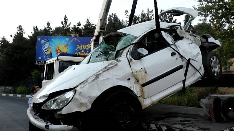 فرار راننده ۲۰۶ پس از واژگونی مرگبار تویوتا + تصاویر