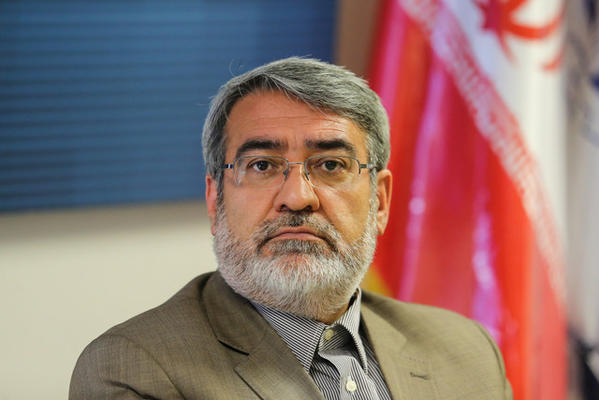 اگر قصد پذیرش ضعف هایتان را ندارید، لااقل به انقلاب رحم کنید! اگر قصد پذیرش ضعف هایتان را ندارید، لااقل به انقلاب رحم کنید!