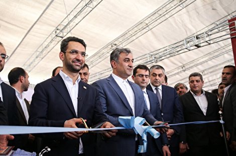 خبر خوب وزیر ارتباطات در غرفه وزارت اقتصاد/ دریافت مجوز های کسبوکار آسانتر میشود خبر خوب وزیر ارتباطات در غرفه وزارت اقتصاد/ دریافت مجوز های کسبوکار آسانتر میشود