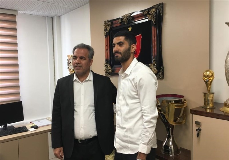 محمد انصاری در پرسپولیس ماندگار شد