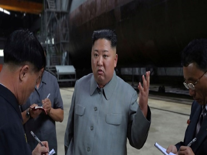 بازدید رهبر کره شمالی از زیردریایی غول‌پیکر بومی