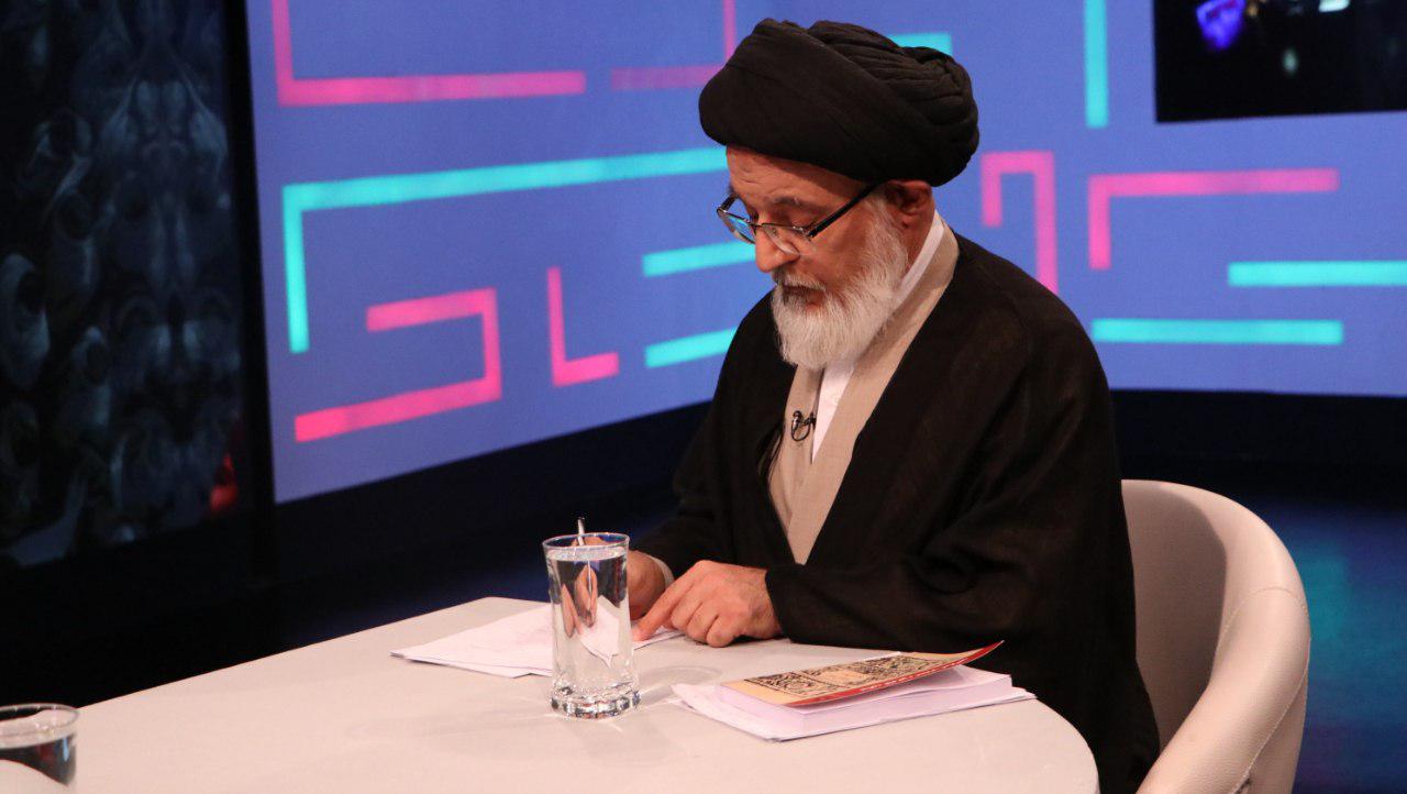 ادامه حرکت انقلاب در گرو حل هفت موضوع/ جمع نخبگان باید به چشم یک منشور فکری به بیانیه «گام دوم» نگاه کند