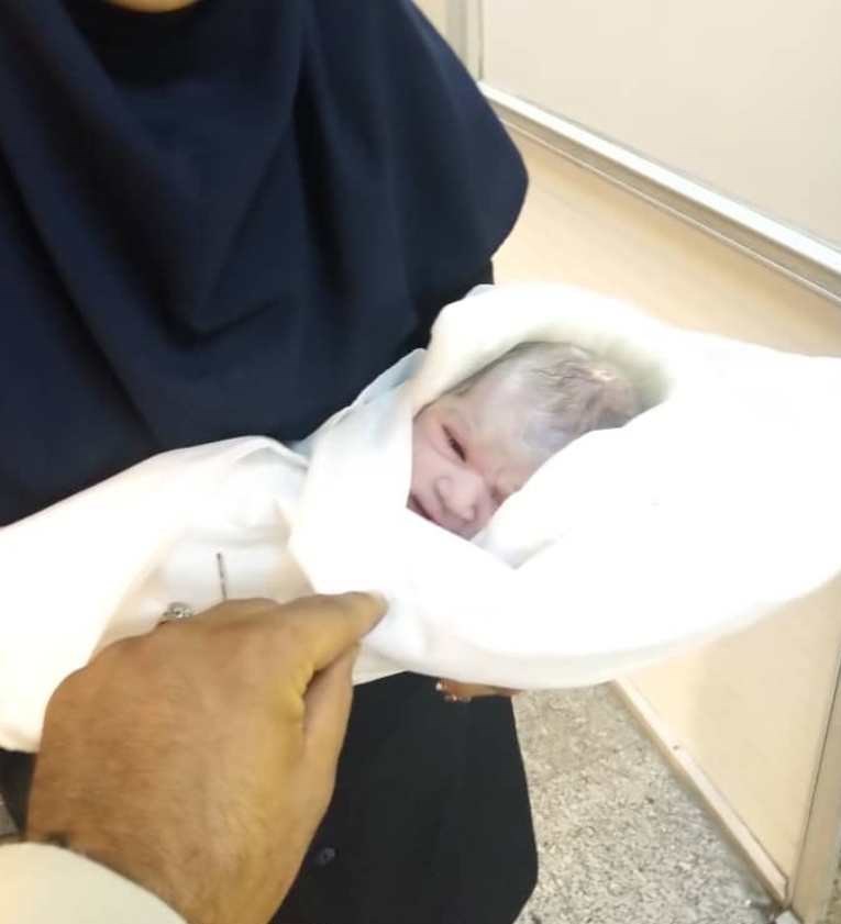 عکس/تولد نوزادی در متروی تهران