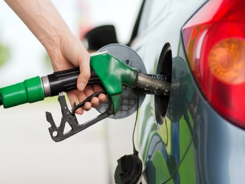 تنش با ایران بهای سوخت در جایگاه‌های بنزین را افزایش می‌دهد
