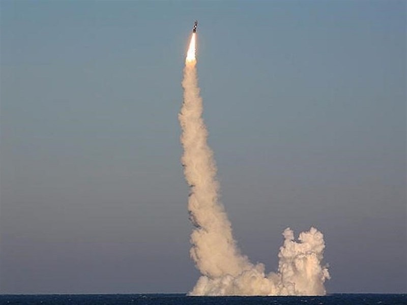پرتاب ۲ موشک بالستیک توسط زیردریایی‌های روسیه