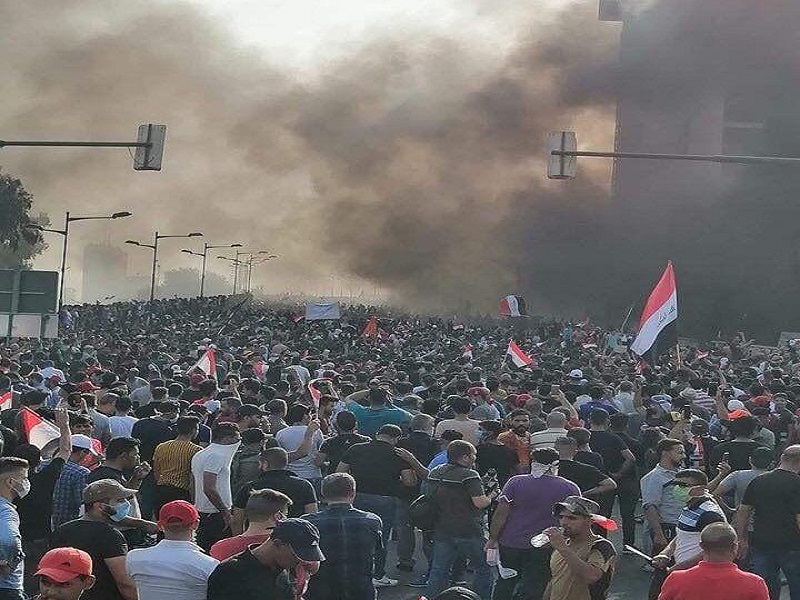 تظاهرات گسترده مردمی در بغداد / کشته و زخمی شدن چند نفر از تظاهرکنندگان+ تصاویر