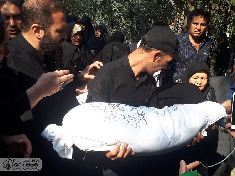 تشییع پیکر شهید تازه تفحص شده فاطمیون۳سال پس از شهادت+تصاویر تشییع پیکر شهید تازه تفحص شده فاطمیون۳سال پس از شهادت+تصاویر