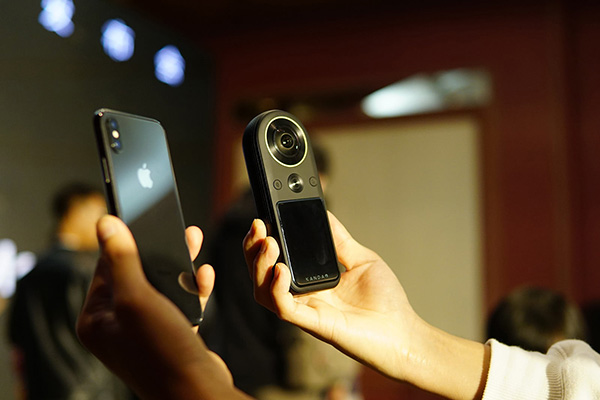 کوچکترین دوربین 360 درجه 8K دنیا با قیمت 589 دلار معرفی شد کوچکترین دوربین 360 درجه 8K دنیا با قیمت 589 دلار معرفی شد