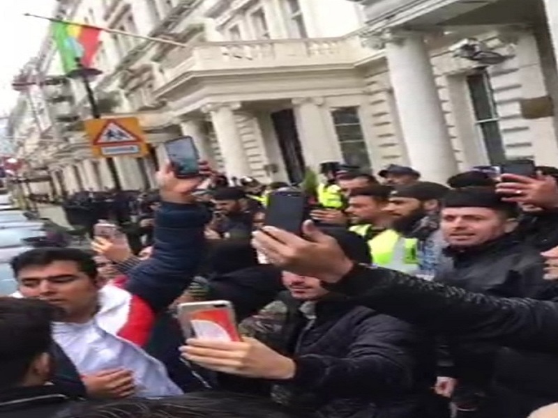 تجمع کردهای عراق در تظاهرات اعتراضی مقابل سفارت ایران در لندن+ تصاویر