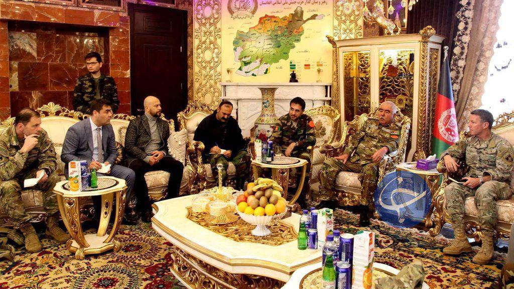 پذیرایی از ژنرال آمریکایی با آبمیوه ایرانی + عکس