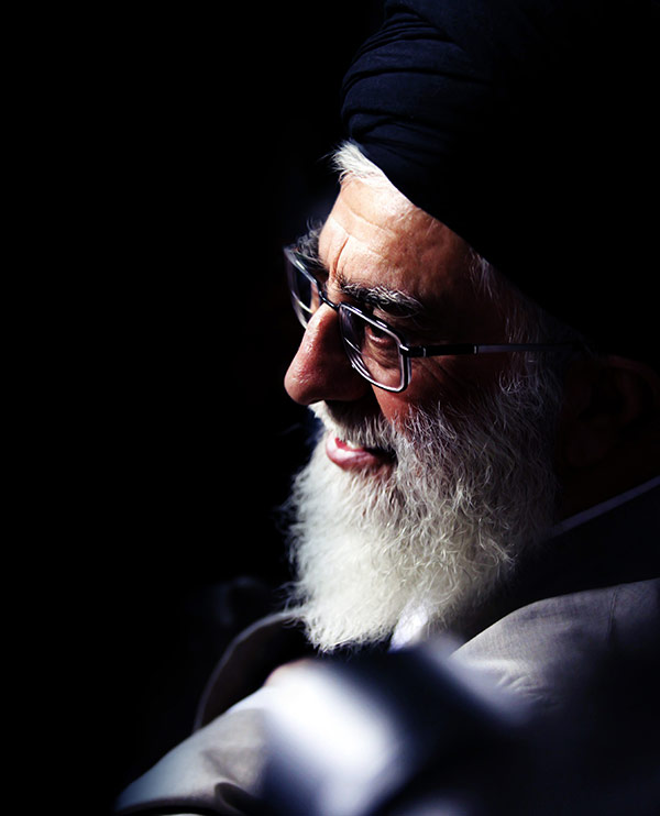 آیت‌الله خامنه‌ای «راست» یا «نئولیبرال» نیست/ ایشان نه در موضع یک روشنفکر انتقادی که در موضع اداره و حکومت قرار دارد