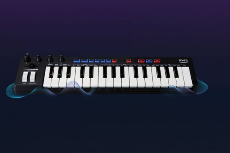 آمازون از DeepComposer نخستین کیبورد مبتنی بر یادگیری ماشین رونمایی کرد آمازون از DeepComposer نخستین کیبورد مبتنی بر یادگیری ماشین رونمایی کرد