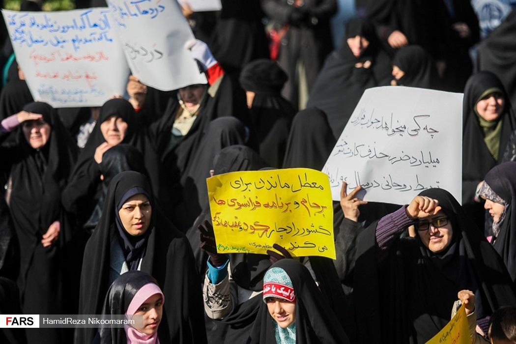 دولت به این راهپیماییهای مردمی طمع نکند دولت به این راهپیماییهای مردمی طمع نکند