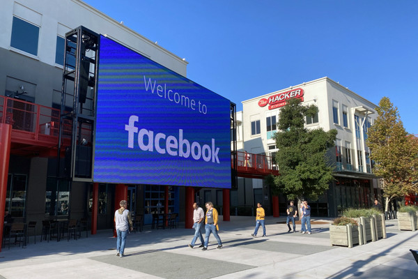 اطلاعات هزاران کارمند فیسبوک به سرقت رفت