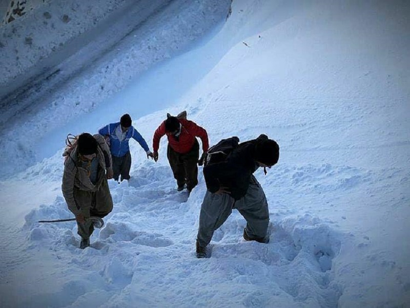 مرگ تلخ کولبر نوجوان در سرما