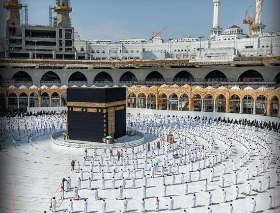 طواف در مسجدالحرام با فاصله‌گذاری اجتماعی