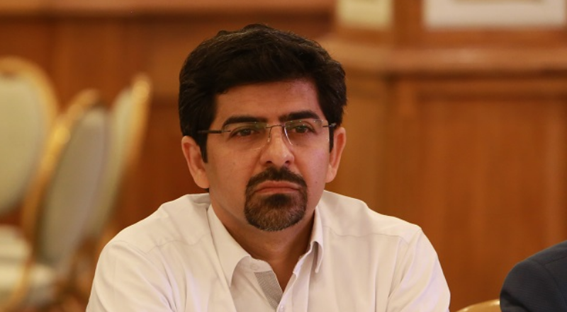 حامد شمس و باز، سواستفاده از موقعیت شخصی برای تبلیغ برندینگ شخصی