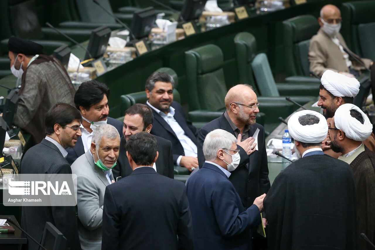 خانم منصوری؛ بهتر است پاسخگوی وعده های هفت سال پیش خود باشید که چرا تا امروز محقق نشده اند! خانم منصوری؛ بهتر است پاسخگوی وعده های هفت سال پیش خود باشید که چرا تا امروز محقق نشده اند!