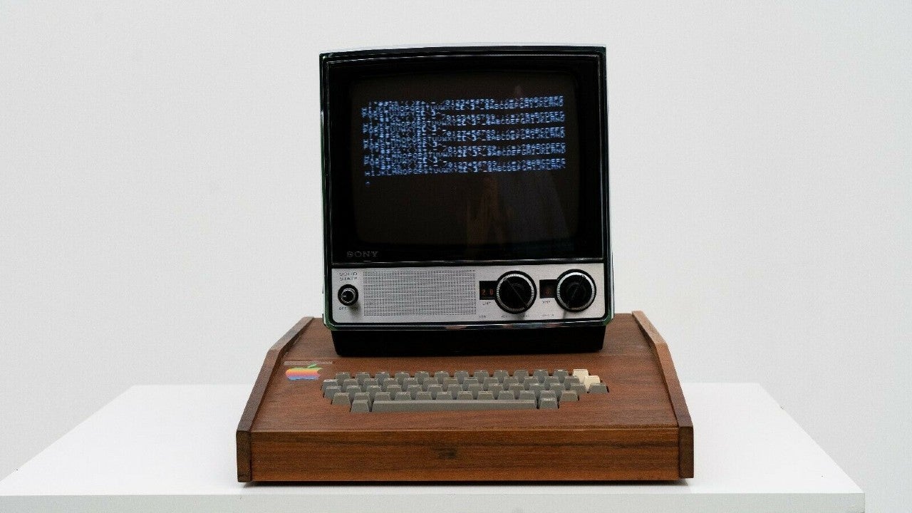 کامپیوتر Apple I ساخت جابز و وزنیاک با قیمت ۱.۵ میلیون دلار به فروش گذاشته شد