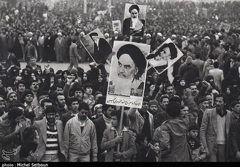 حکومت بر قلب های ملت ایران؛ تفاوت بزرگ انقلاب اسلامی با سایر انقلاب های معاصر در جهان