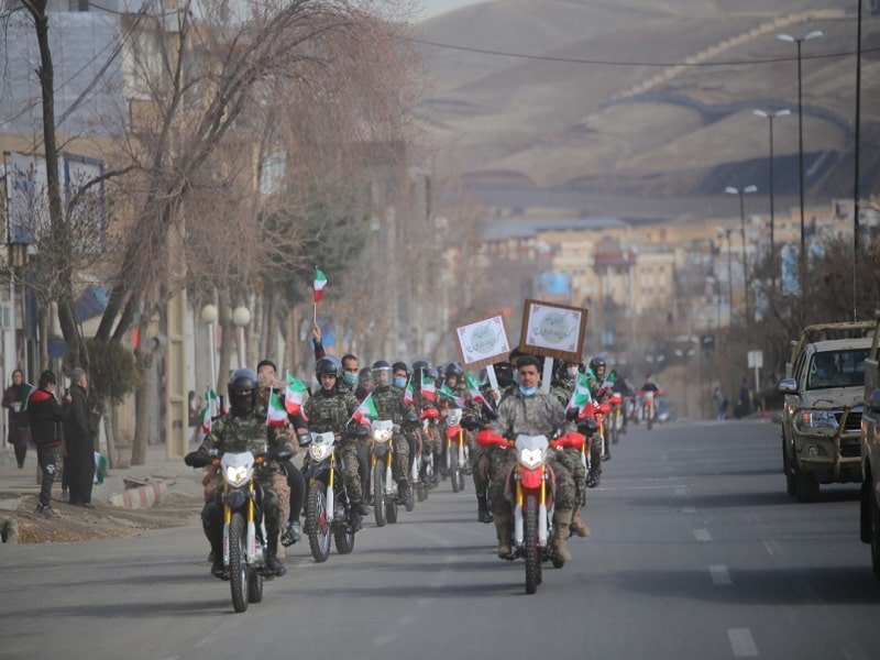 راهپیمایی خودرویی و موتوری چهل و دومین سالگرد پیروزی انقلاب اسلامی در شهرهای کردنشین برگزار شد+ تصاویر