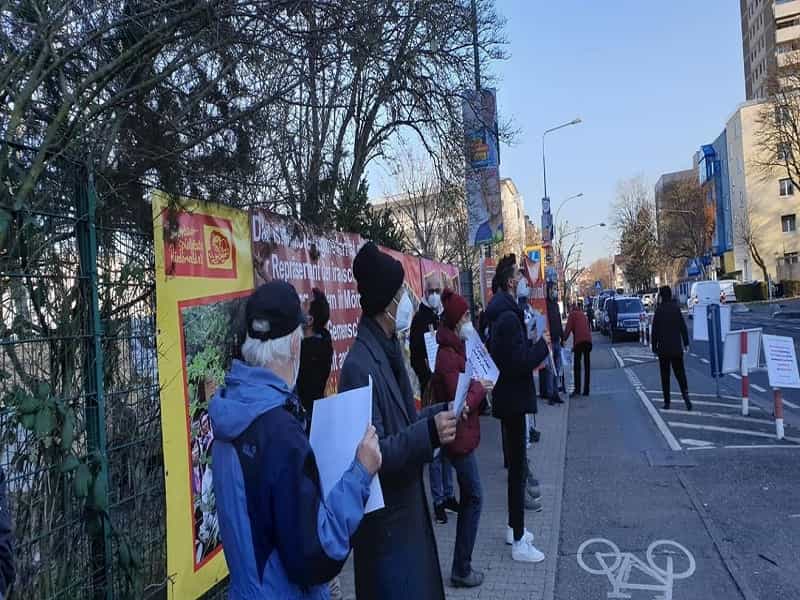 حضور ساختکارشکنان ضد انقلاب در مقابل نمایندگی های جمهوری اسلامی ایران در خارج از کشور+ تصاویر