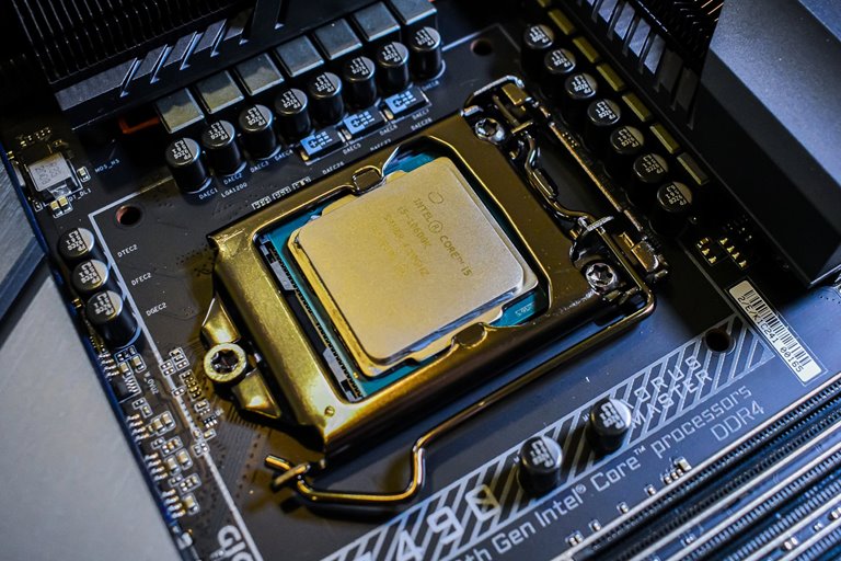 بنچمارک پردازنده گرافیکی UHD 750 در تراشه راکت لیک اینتل فاش شد بنچمارک پردازنده گرافیکی UHD 750 در تراشه راکت لیک اینتل فاش شد