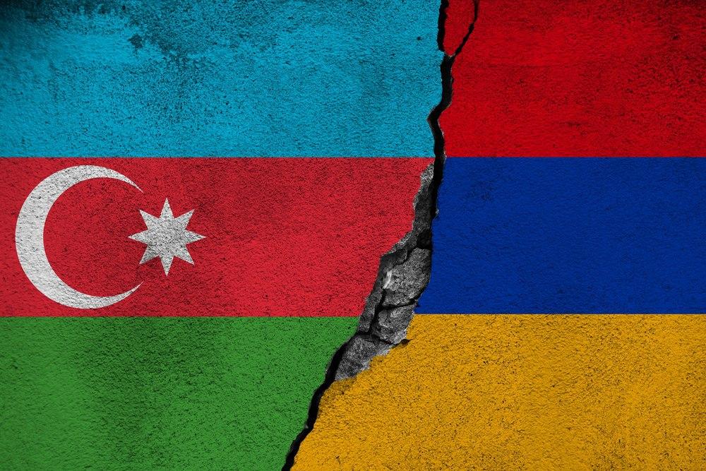 ارمنی های سرخورده از توافق قره باغ رفتن را بر ماندن حقارت آمیز ترجیح داده اند