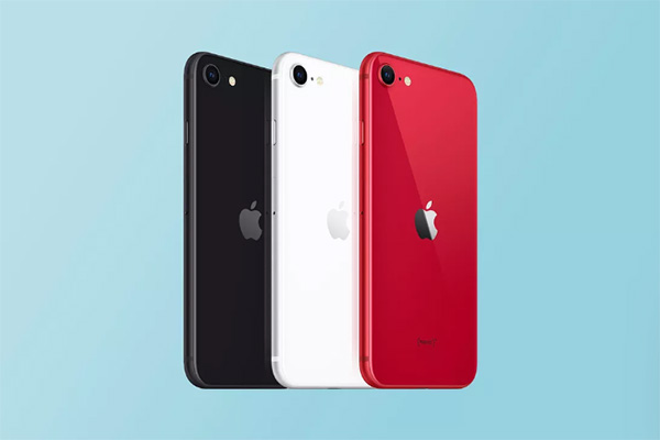 تیم کوک: آیفون SE جدید بسیاری از کاربران اندروید را به مهاجرت به iOS ترغیب میکند تیم کوک: آیفون SE جدید بسیاری از کاربران اندروید را به مهاجرت به iOS ترغیب میکند